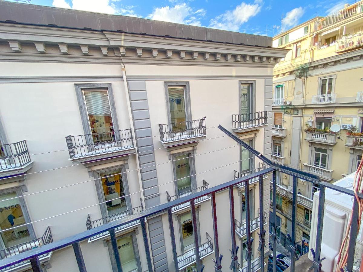 Le Casette Di Piazza Borsa 那不勒斯 外观 照片